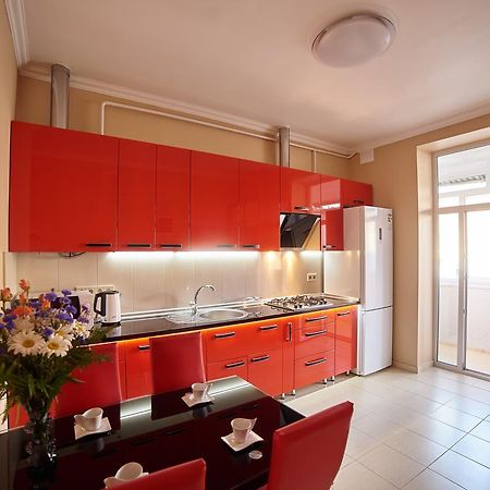 2 Bedrooms Apartment 150M From Opera House Львов Экстерьер фото