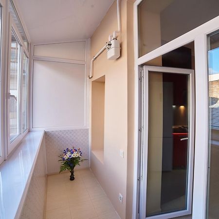 2 Bedrooms Apartment 150M From Opera House Львов Экстерьер фото
