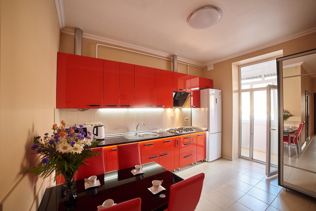 2 Bedrooms Apartment 150M From Opera House Львов Экстерьер фото